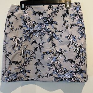 Loft gray floral mini skirt size 10
